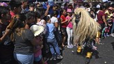 FOTO: Festival Pelindung Kota di El Salvador Festival El Salvador del Mundo digelar sebagai bagian perayaan santo pelindung kota San Salvador, El Salvador dari 1 Agustus hingga 6 Agustus 2019.