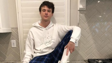 Lirik Lagu Mind Is A Prison - Alec Benjamin