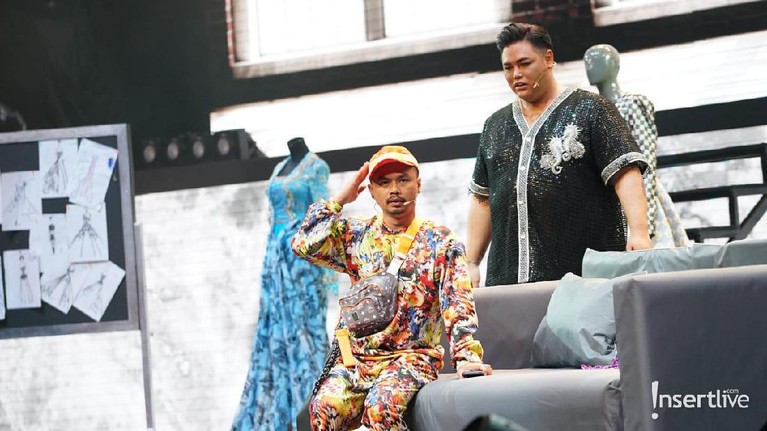 Intip Keseruan Konser Musikal Ivan Gunawan Live On Stage: Story of My Life Intip keseruan acara konser Ivan Gunawan bertajuk Story of My Life yang digelar pada Jum'at (2/8) di Ciputra Artpreneur, Lotte Shopping Avenue, Jakarta Selatan