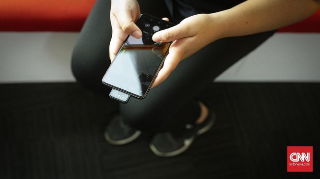 CNNIndonesia.com berkesempatan menjajal Asus Zenfone 6 yang baru diperkenalkan di Spanyol pada 16 Mei lalu selama dua pekan.