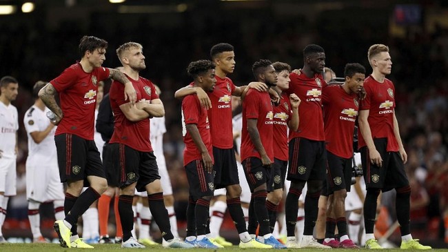 Manchester United (MU) akan menjamu Chelsea dalam laga perdana Premier League musim ini di Old Trafford. Berikut fakta menarik jelang laga tersebut.