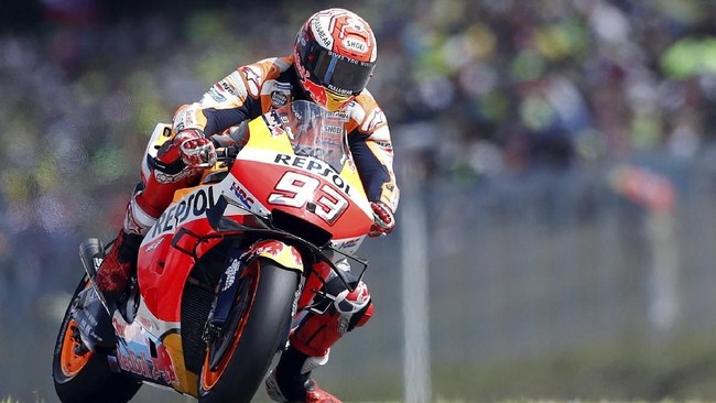 MotoGP Ceko: Marquez Habis-habisan karena 'Takut' Yamaha Pebalap Honda, Marc Marquez, mengaku tampil habis-habisan di MotoGP Ceko 2019 karena 'takut' ancaman Yamaha di Sirkuit Brno, Minggu (4/8) waktu setempat.