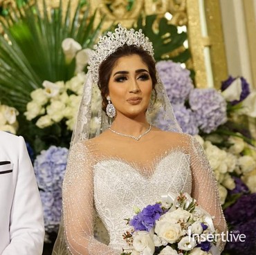 Mewahnya Resepsi Kedua Pernikahan Tania Nadira