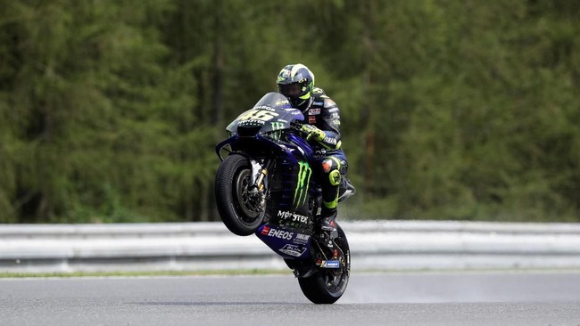 MotoGP Inggris 2019 di Sirkuit Silverstone, Minggu (25/8), menjadi momen yang tepat bagi Valentino Rossi untuk naik podium.