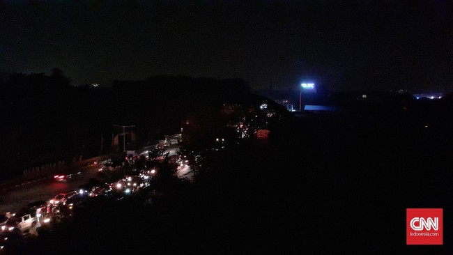 PLN menyatakan listrik di sejumlah wilayah di Jakarta padam karena gardu induk di Cawang mengalami gangguan.