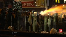 VIDEO: Api dan Gas Air Mata di Unjuk Rasa Hong Kong