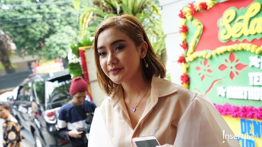 Cita Citata Dimaki Gila, Yusuf Oebelet: Dia Tak Hafal Lirik Waktu Latihan Yusuf Oebelet memberikan alasan mengapa dia harus mengumpat kata 'Gila' pada Cita Citata.