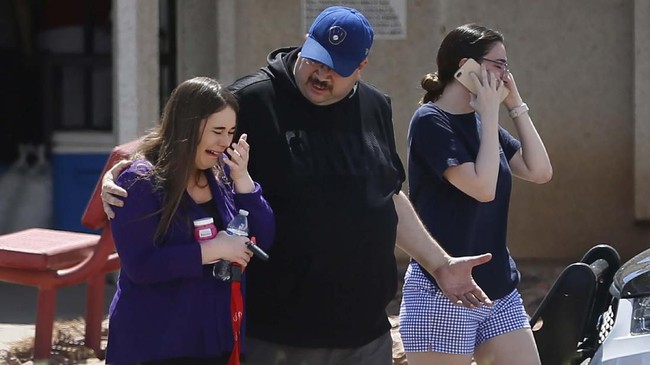 Presiden Meksiko mendesak AS segera mengatur soal kepemilikan senjata setelah aksi penembakan di Texas akhir pekan lalu juga menewaskan orang Meksiko.