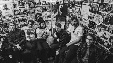 Lirik Lagu Pumped Up Kicks - Foster The People
