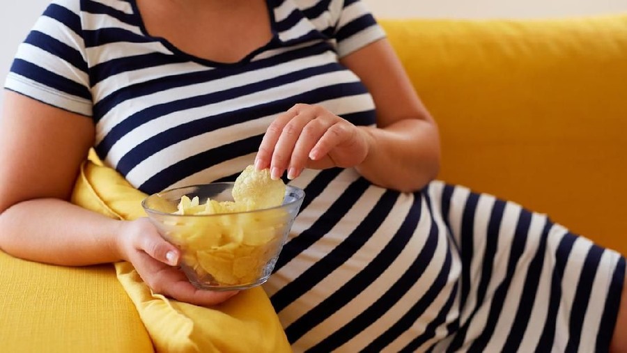 Alasan Ibu Hamil Harus Kurangi Makan Gorengan