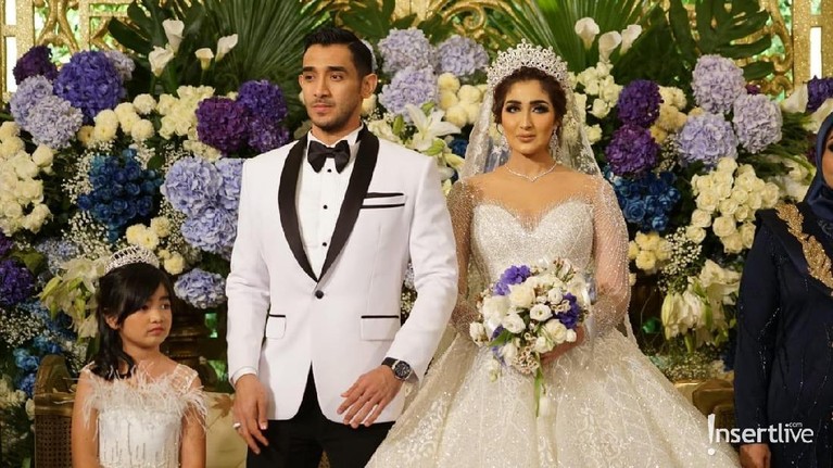 Tania Nadira dan Abdullah Alwi kembali menggelar resepsi mewah di sebuah hotel mewah di Jakarta.