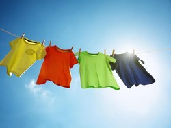 4 Alasan Sebaiknya Tidak Menjemur Baju di Depan Rumah