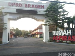 22 Anggota DPRD Sragen Ramai-ramai Gadaikan SK Usai Dilantik