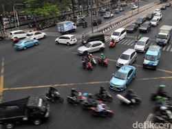 Belajar dari Kecelakaan Anak Ira Riswana, Ini Cara Aman Melintas Lampu Merah