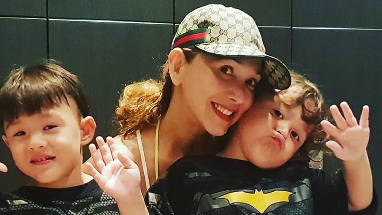 Kiki Fatmala dan keponakan Kiki Fatmala dan keponakan