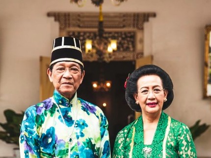 8 Potret Sri Sultan HB X Bareng Istri, Setia Menemani Sampai Tua