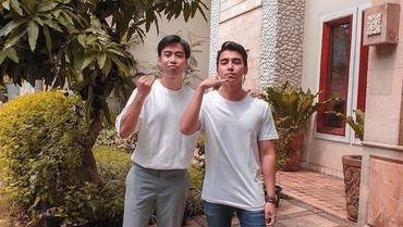 Vidi Aldiano dan Vadi Akbar Siap Rilis Album Karya Sang Nenek