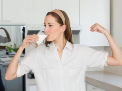 Rutin Minum Susu, Menyehatkan atau Justru Buruk bagi Kesehatan?