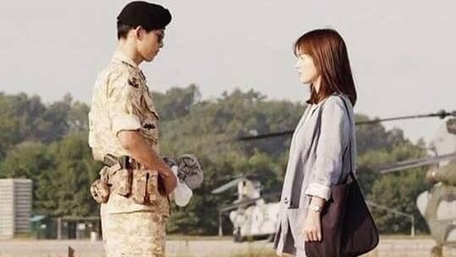 Fakta Drama Descendants of The Sun yang Pertemukan Song Song Couple Drama yang pernah dibintangi Song Song couple ini hanya tinggal kenangan, berikut fakta menarik dibalik serial drama ini.