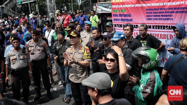 FOTO: Aksi 1.000 Pengemudi di Depan Kantor Gojek Indonesia