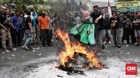 FOTO: Aksi 1.000 Pengemudi di Depan Kantor Gojek Indonesia