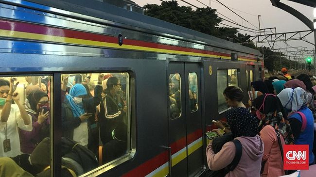 Netizen Keluhkan Gangguan Perjalanan KRL Serpong