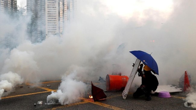 Sebanyak 148 pengunjuk rasa dalam demonstrasi besar-besaran di Hong Kong ditangkap oleh pihak kepolisian.