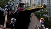 FOTO : Aksi Massa Buat Hong Kong Lumpuh Lagi Aksi unjuk rasa membuat Hong Kong terus bergejolak. Kota tersibuk di dunia itu kembali dibuat lumpuh.