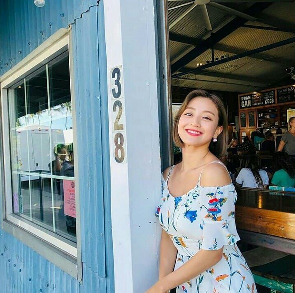 Jihyo adalah salah satu member TWICE yang tengah dikabarkan berpacaran dengan Kang Daniel&period; Intip pesona dara berusia 22 tahun ini&period;