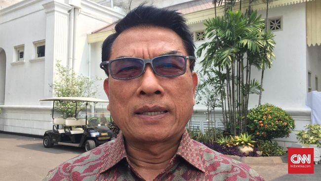 Moeldoko mengaku tak bisa mengendalikan para buzzer pendukung Jokowi. Mereka disebut tak punya rantai komando, bergerak sendiri-sendiri.