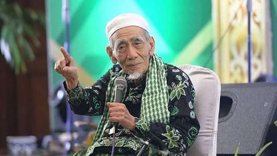 Kiai Haji Maimun Zubair meninggal dunia saat menjalankan ibadah haji di Mekkah.