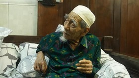 Mbah Moen Dimakamkan di Makkah