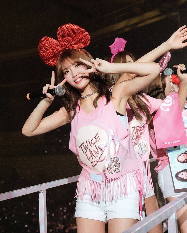 6 Potret Momo TWICE yang Imut dan Menggemaskan Tengah menjadi perbincangan publik. Begini enam potret imut dan menggemaskan Momo TWICE.