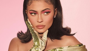 Rayakan Ulang Tahun, Rumah Kylie Jenner Penuh Bunga