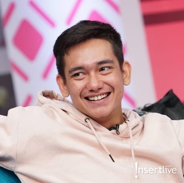 6 Wanita Pernah Dekat dengan Adipati Dolken, Ada yang Suka Sesama Jenis