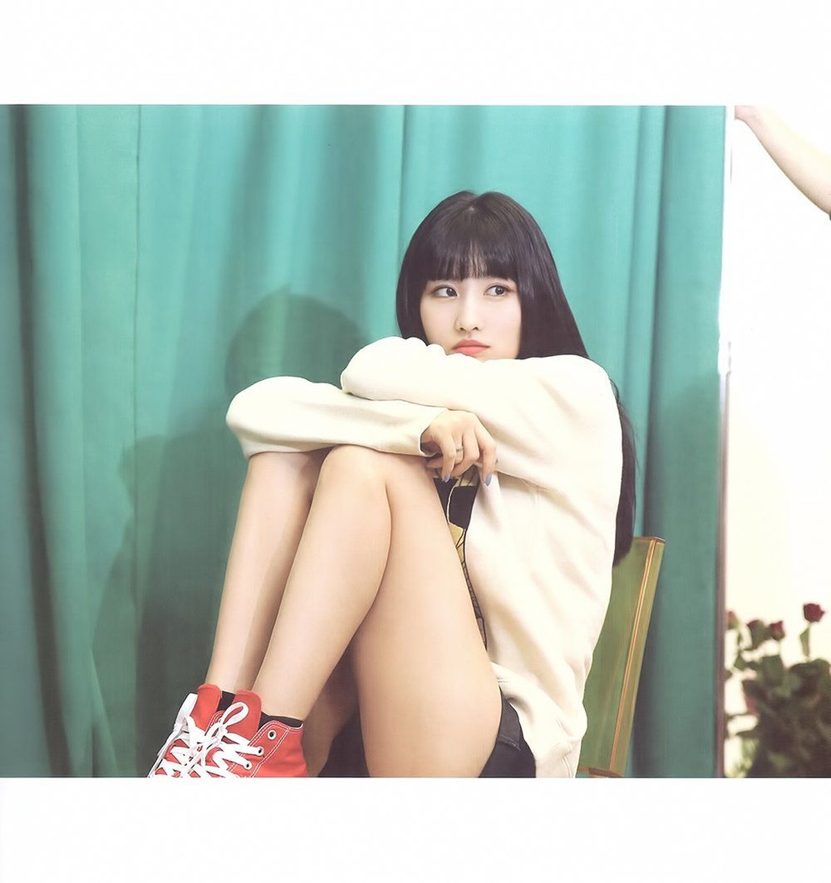 Nama Momo TWICE menjadi perbincangan setelah dikabarkan berpacaran bersama Heechul Super Junior&period;