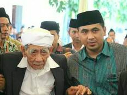 Perasaan Tak Biasa Putra Mbah Moen Saat Lepas Sang Ayah Berhaji