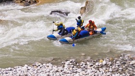 Perahu Rafting Bawa 10 Turis Asing Terbalik di Bali, 1 Warga AS Hilang
