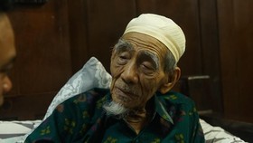 Kemlu Kontak Gus Yasin soal Pemakaman Mbah Moen di Makkah