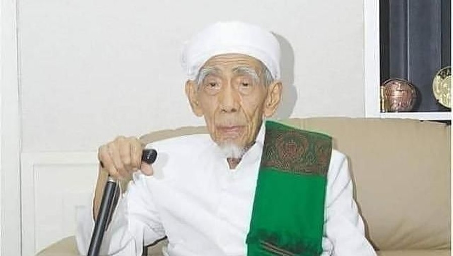 Pesan Mbah Moen mengenai menjaga persaudaraan antar sesama untuk rakyat Indonesia.