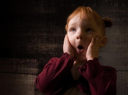 5 Tips Mengatasi Anak yang Takut Gelap Saat Mati Lampu
