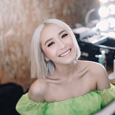 Ganti Warna Rambut, Rinni Wulandari Takut Tak Dikenali Sang Anak