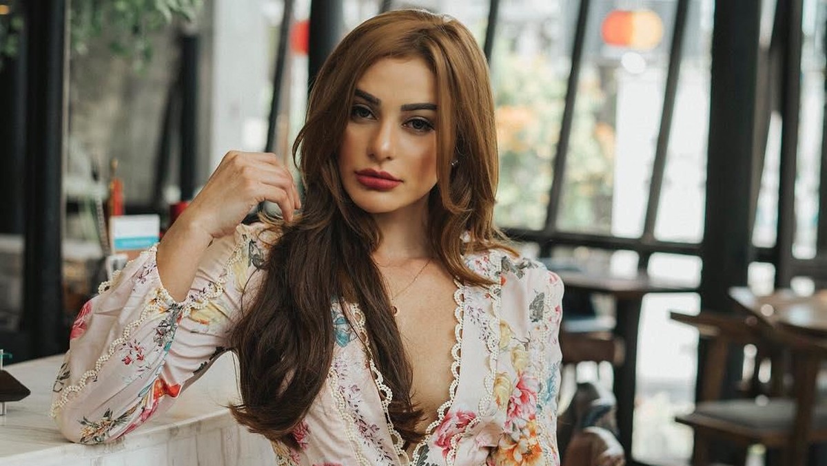 Nora Alexandra kembali diperbincangkan karena isu pindah agama&period; Berikut beberapa fakta mengenai kekasih Jerinx SID ini&colon; 