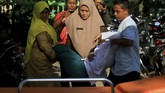 FOTO : Kabut Asap Karhutla Ancam Kesehatan Warga Sebagian wilayah di Sumatera berselimut kabut asap karena kebakaran hutan dan lahan (karhutla). Kabut asap juga mulai mengganggu kesehatan warga.