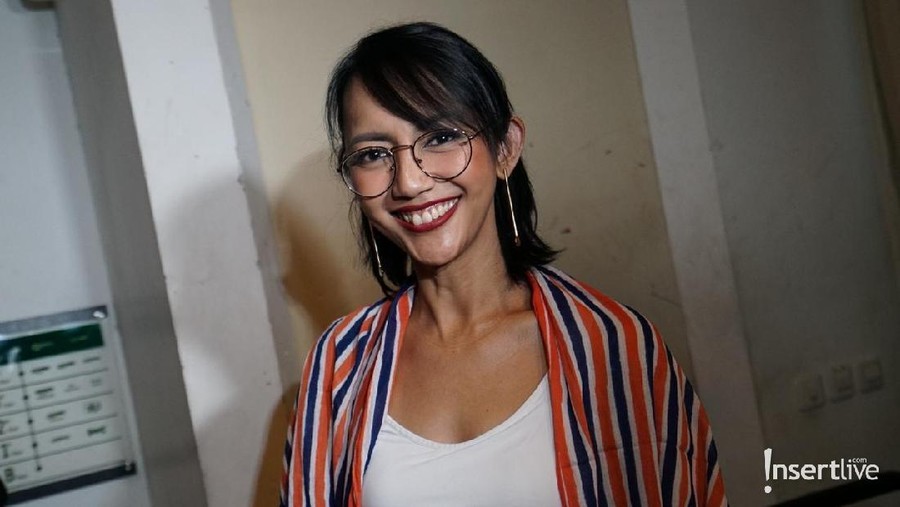 Nina Tamam akan kembali reuni dengan Grup Warna.