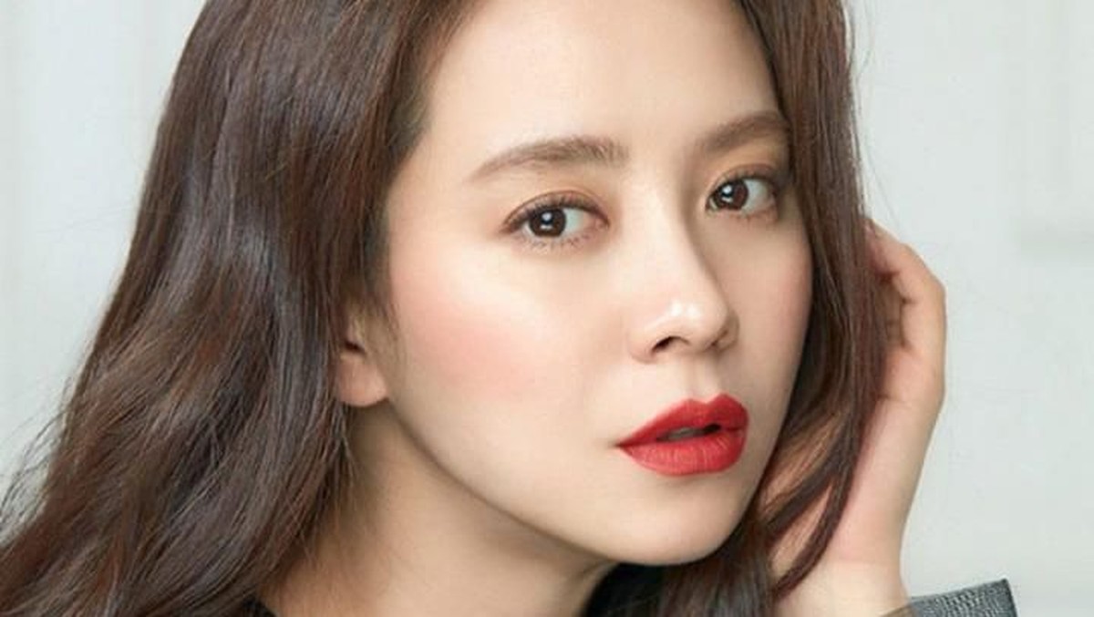 Berikut beberapa artis Korea Selatan yang sempat dekat dengan Soong Joong Ki sebelum Song Hye Kyo