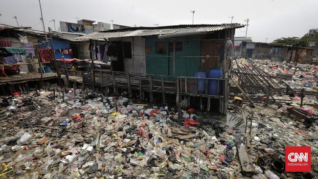Direktur Pengawasan Permukiman Ditjen Cipta Karya Kementerian PUPR mengatakan pada 2014 kawasan kumuh 38.000 hektare, jadi 87.000 hektare pada 2019.