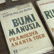 Dianggap Kontroversial, Sederet Karya Sastra Penulis Ini Sempat Dilarang di Indonesia
