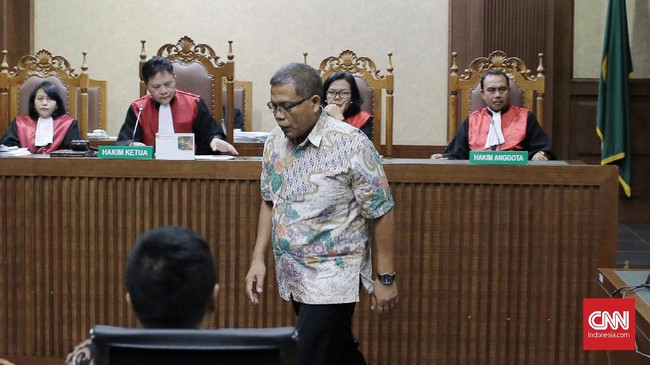 Kepala Satker SPAM Strategis Kementeriuan PUPR, Anggiat Partungggul divonis enam tahun penjara karena dinilai hakim terbukti menerima suap dan gratifikasi.