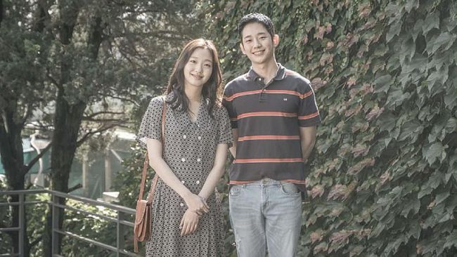Aktris Kim Go-eun bakal kembali beradu peran dengan Jong Hae-in dalam film Korea bertajuk Tune In For Love yang tayang pada 28 Agustus mendatang.